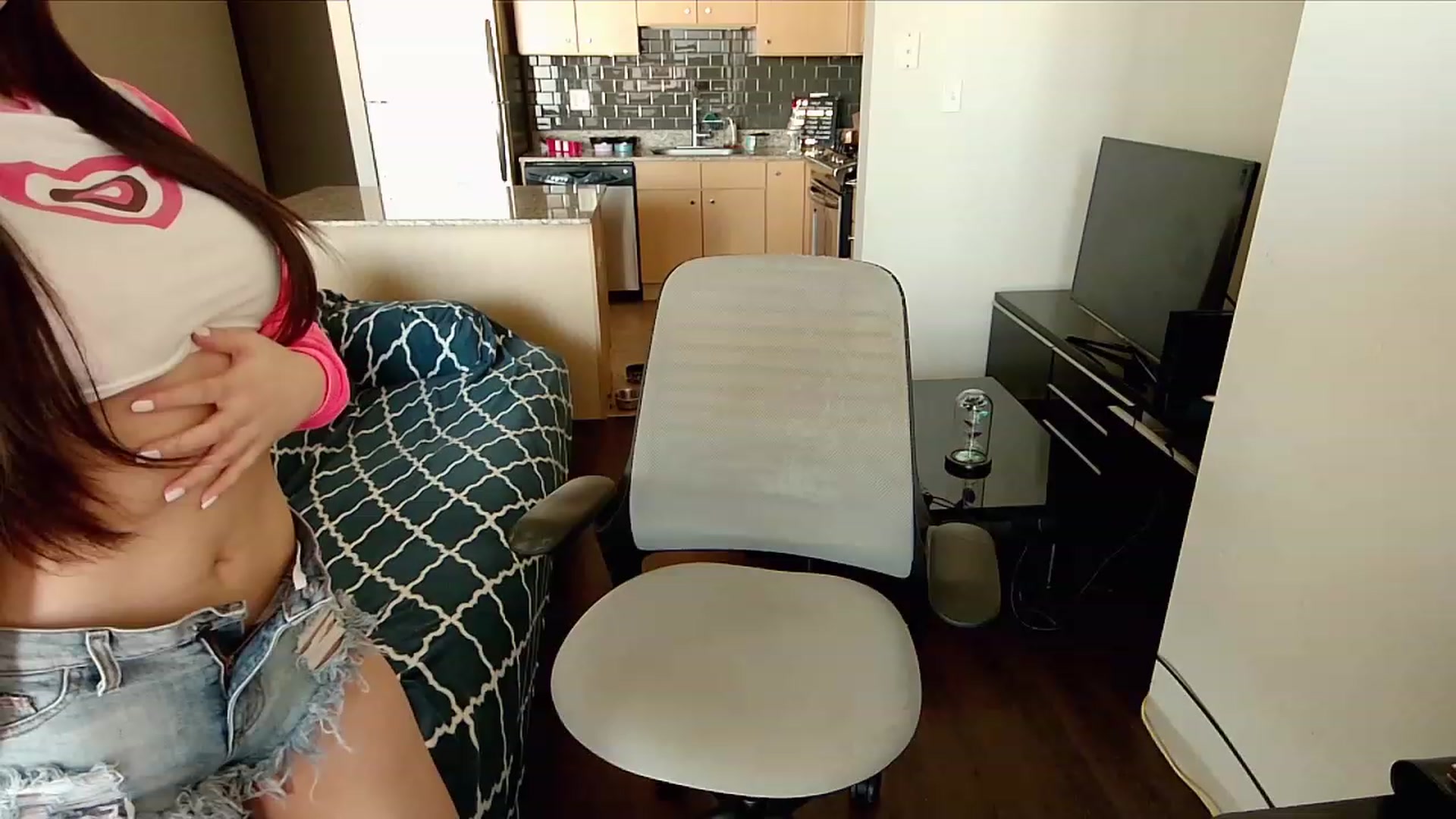 Gallery image thumbnail from xWildThingx's myfreecams stream on, 10/22/2023, 20:26 image 2 of 20