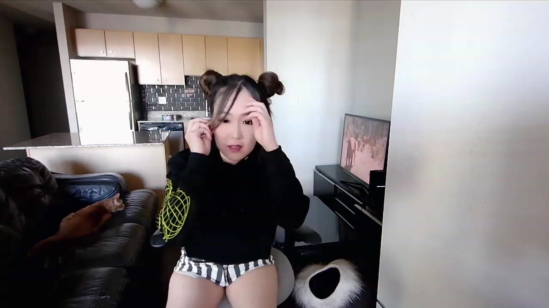 Gallery image thumbnail from xWildThingx's myfreecams stream on, 11/19/2023, 18:43 image 11 of 20
