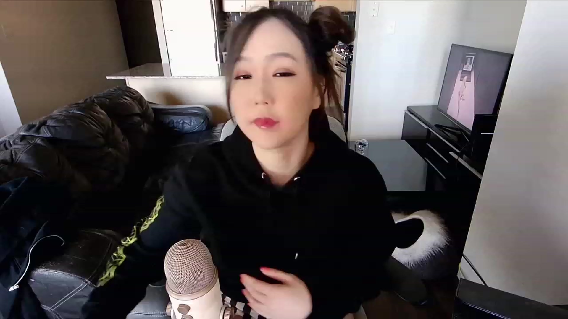 Gallery image thumbnail from xWildThingx's myfreecams stream on, 11/19/2023, 18:43 image 5 of 20