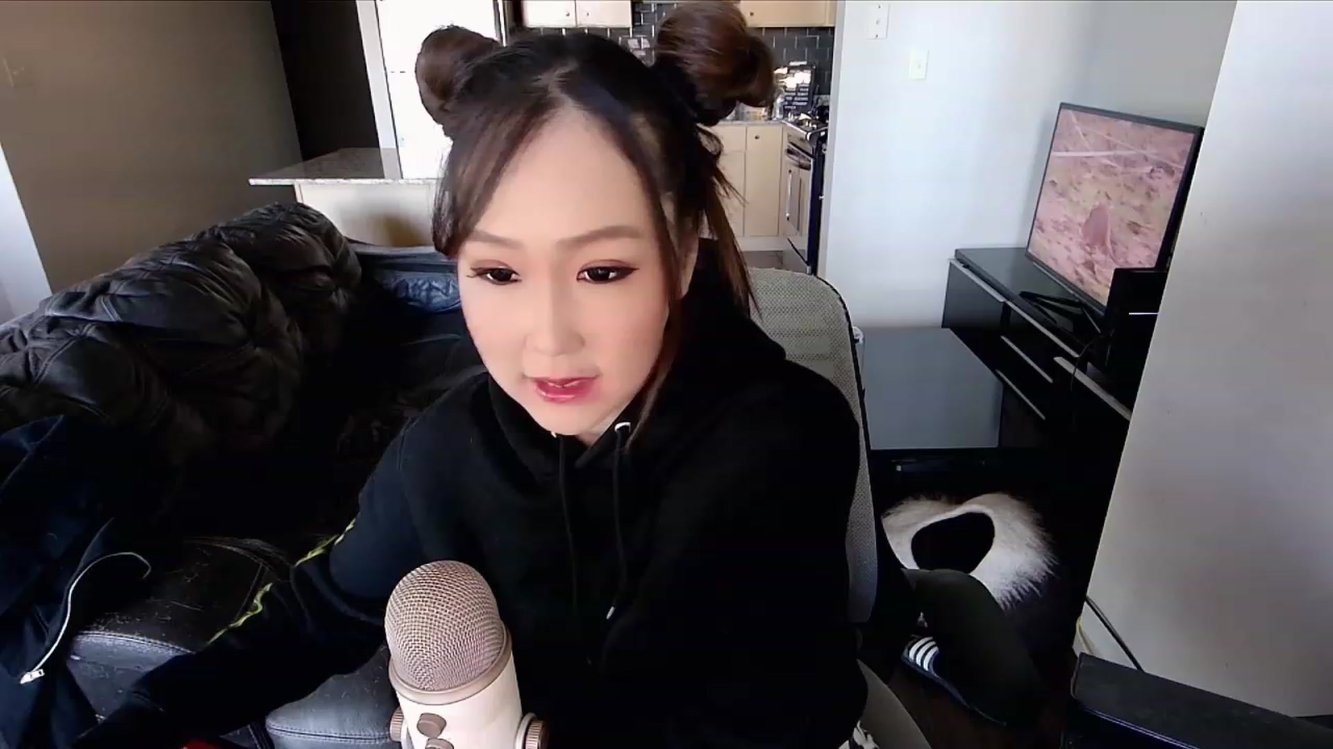 Gallery image thumbnail from xWildThingx's myfreecams stream on, 11/19/2023, 18:43 image 9 of 20
