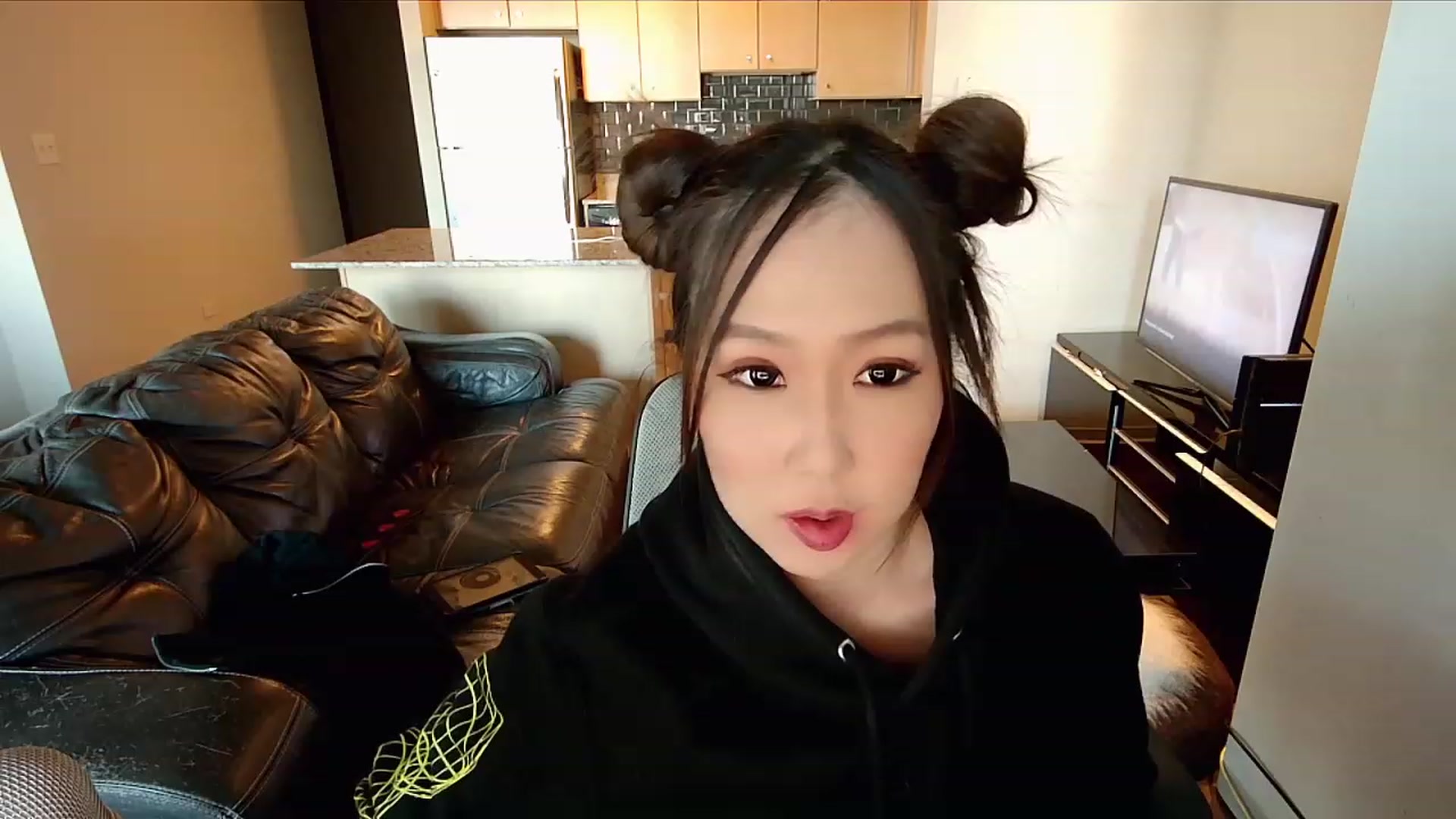 Gallery image thumbnail from xWildThingx's myfreecams stream on, 11/19/2023, 21:27 image 3 of 20