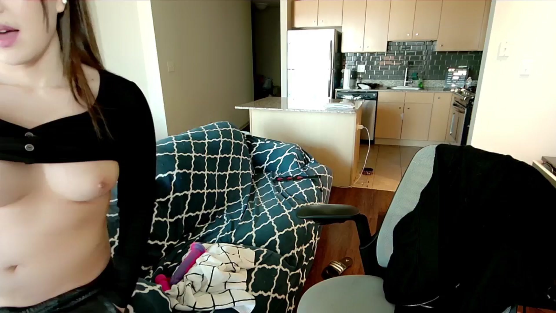 Gallery image thumbnail from xWildThingx's myfreecams stream on, 08/25/2024, 21:53 image 19 of 20