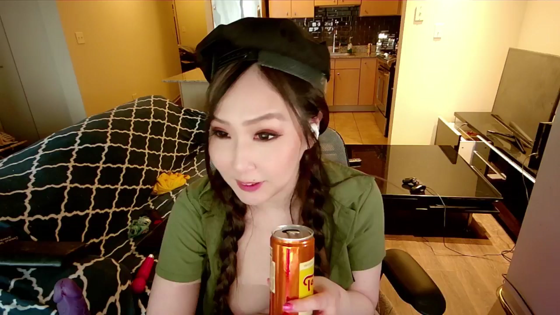 Gallery image thumbnail from xWildThingx's myfreecams stream on, 03/31/2025, 24:00 image 4 of 20