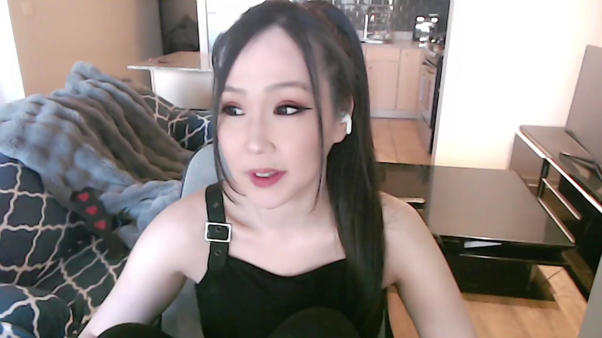 Gallery image thumbnail from xWildThingx's myfreecams stream on, 11/03/2025, 24:23 image 6 of 20
