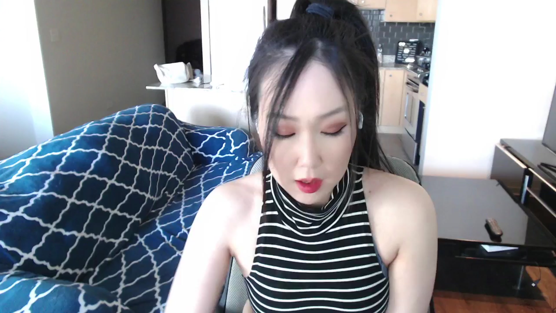 Gallery image thumbnail from xWildThingx's myfreecams stream on, 02/08/2026, 19:19 image 17 of 20