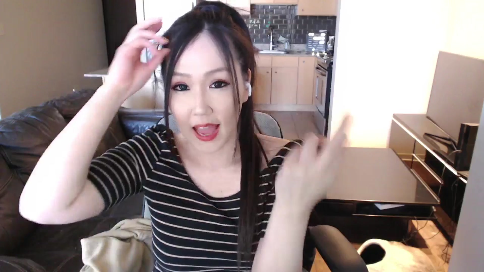 Gallery image thumbnail from xWildThingx's myfreecams stream on, 03/01/2026, 22:56 image 16 of 20