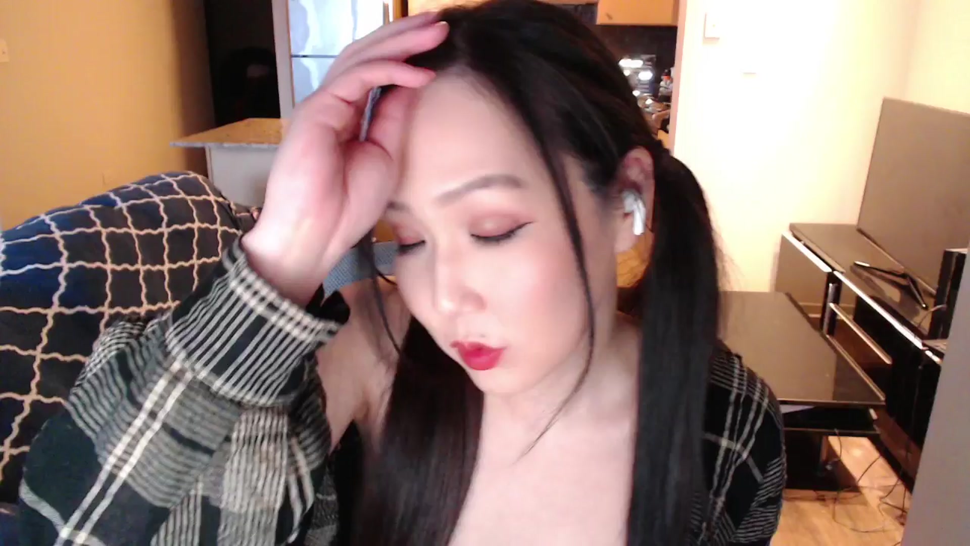 Gallery image thumbnail from xWildThingx's myfreecams stream on, 03/15/2026, 22:10 image 9 of 20