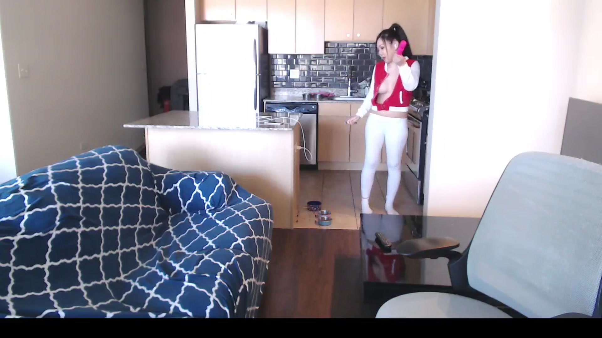 Gallery image thumbnail from xWildThingx's myfreecams stream on, 04/26/2026, 21:35 image 14 of 20