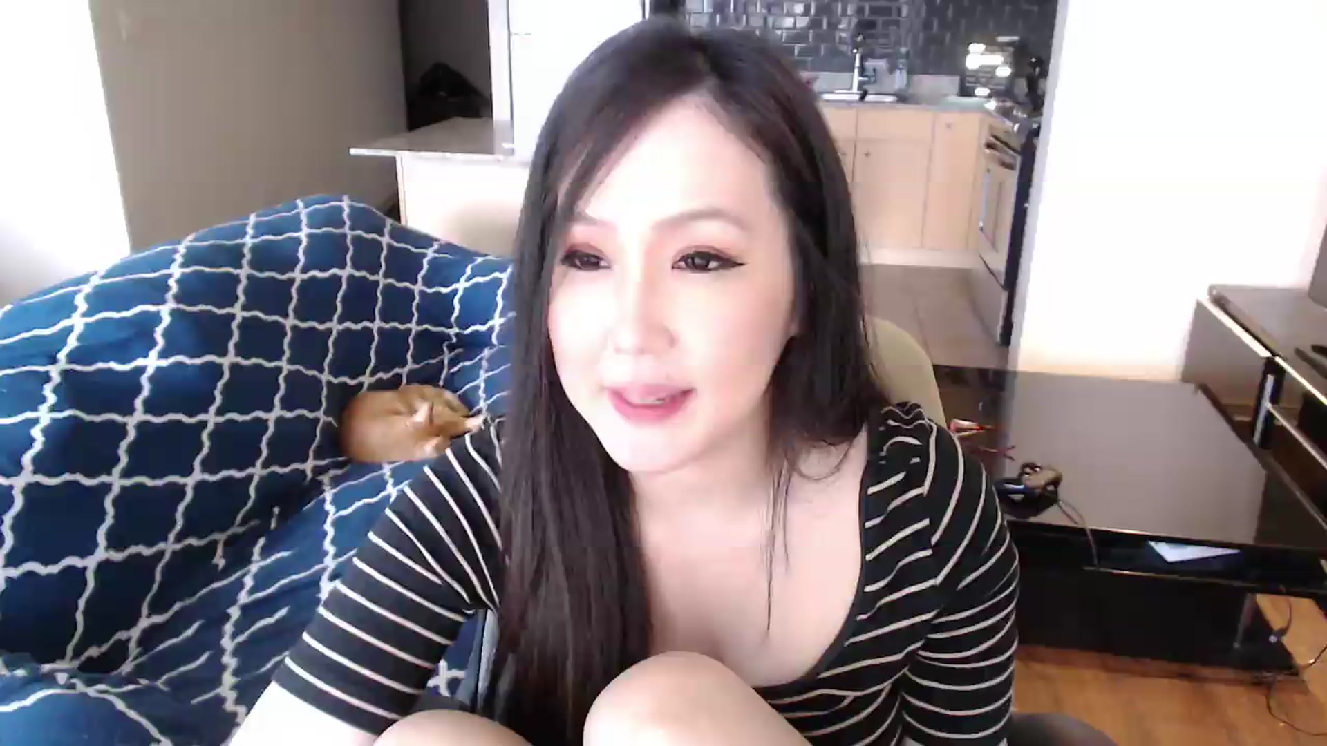 Gallery image thumbnail from xWildThingx's myfreecams stream on, 05/18/2026, 24:57 image 8 of 20