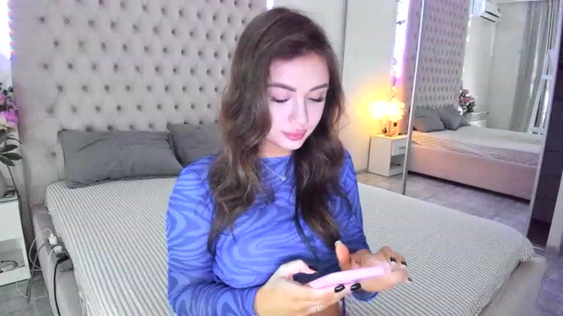 Gallery image thumbnail from xXKristy_'s myfreecams stream on, 11/18/2022, 18:19 image 13 of 20