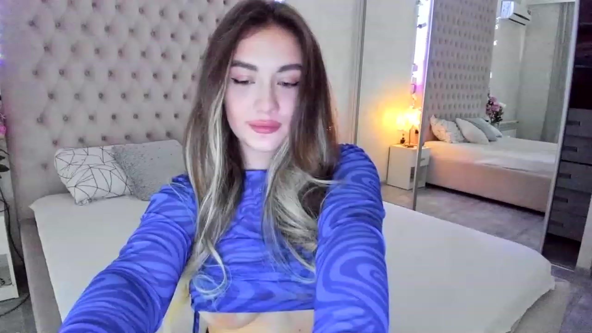 Gallery image thumbnail from xXKristy_'s myfreecams stream on, 12/02/2022, 19:57 image 15 of 20