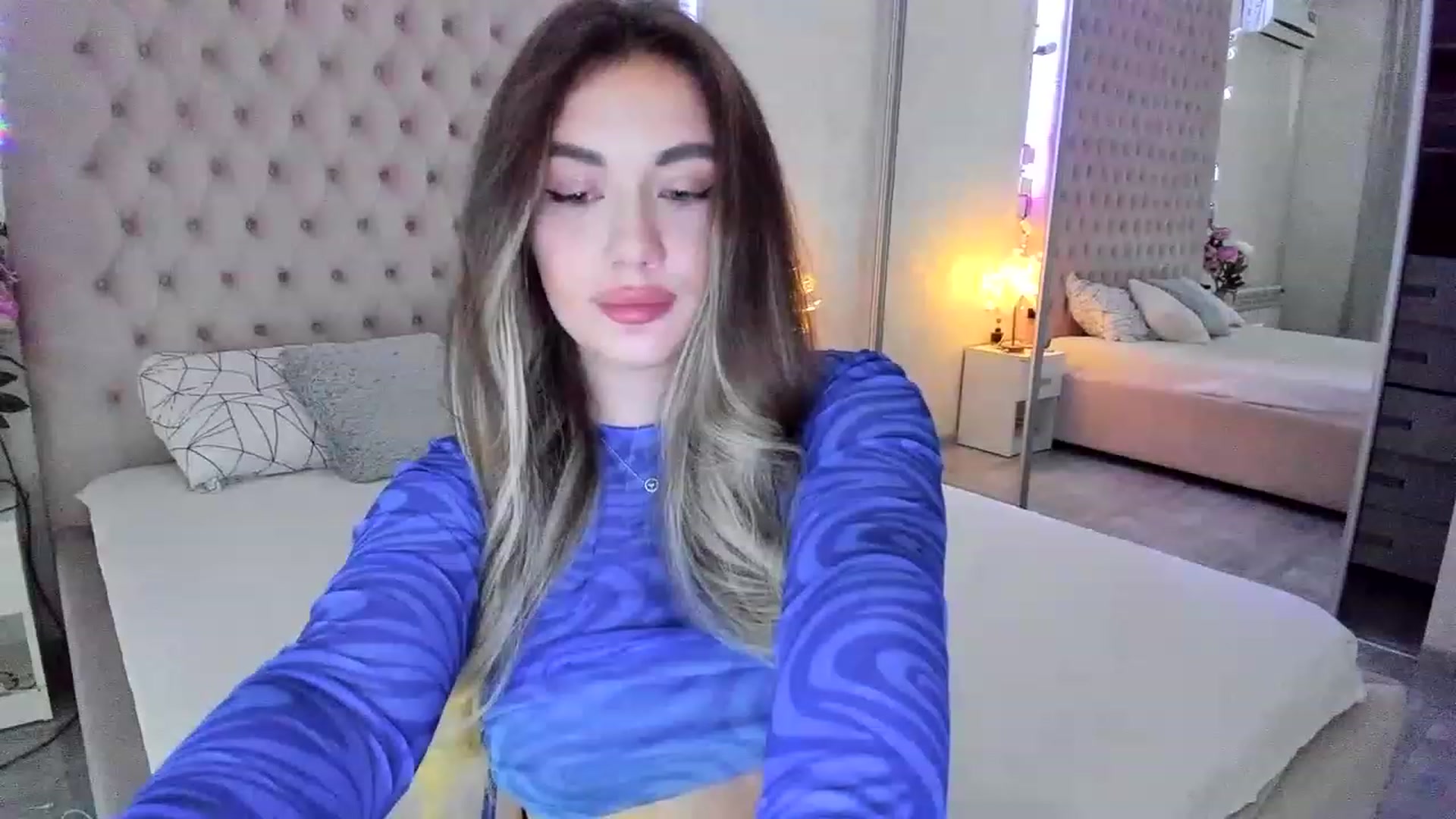 Gallery image thumbnail from xXKristy_'s myfreecams stream on, 12/02/2022, 19:57 image 6 of 20