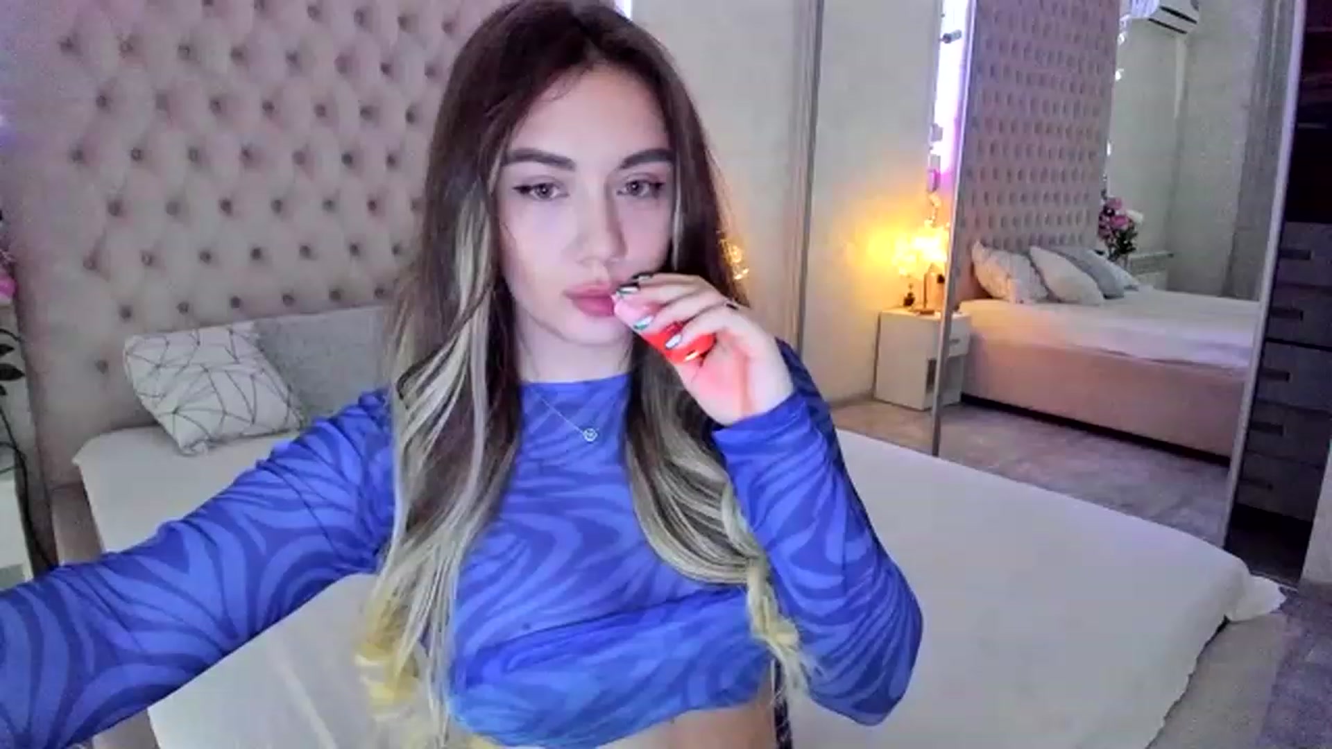Gallery image thumbnail from xXKristy_'s myfreecams stream on, 12/02/2022, 21:00 image 1 of 20