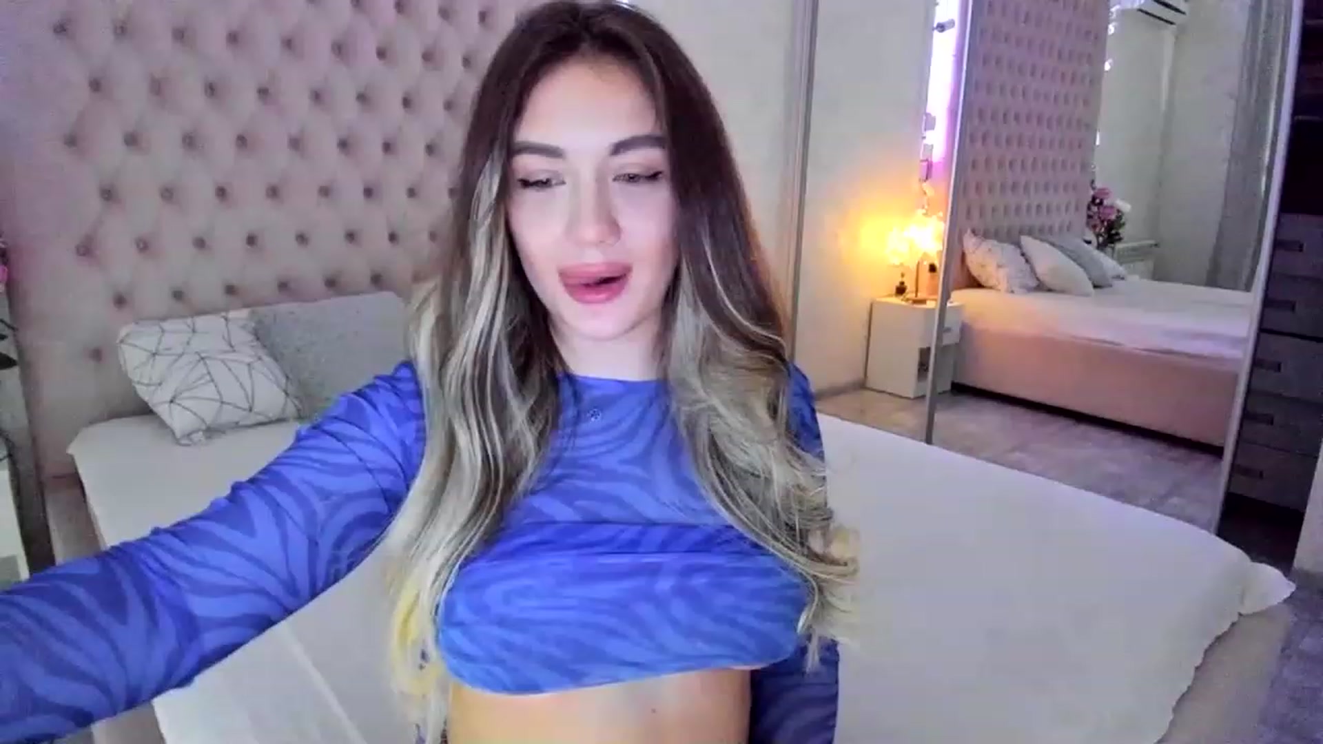 Gallery image thumbnail from xXKristy_'s myfreecams stream on, 12/02/2022, 21:44 image 18 of 20