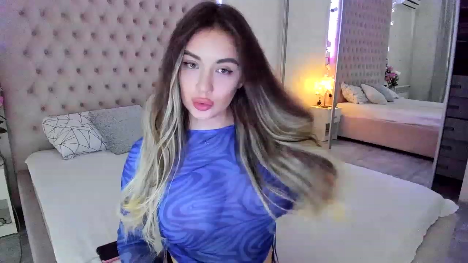 Gallery image thumbnail from xXKristy_'s myfreecams stream on, 12/02/2022, 21:44 image 6 of 20