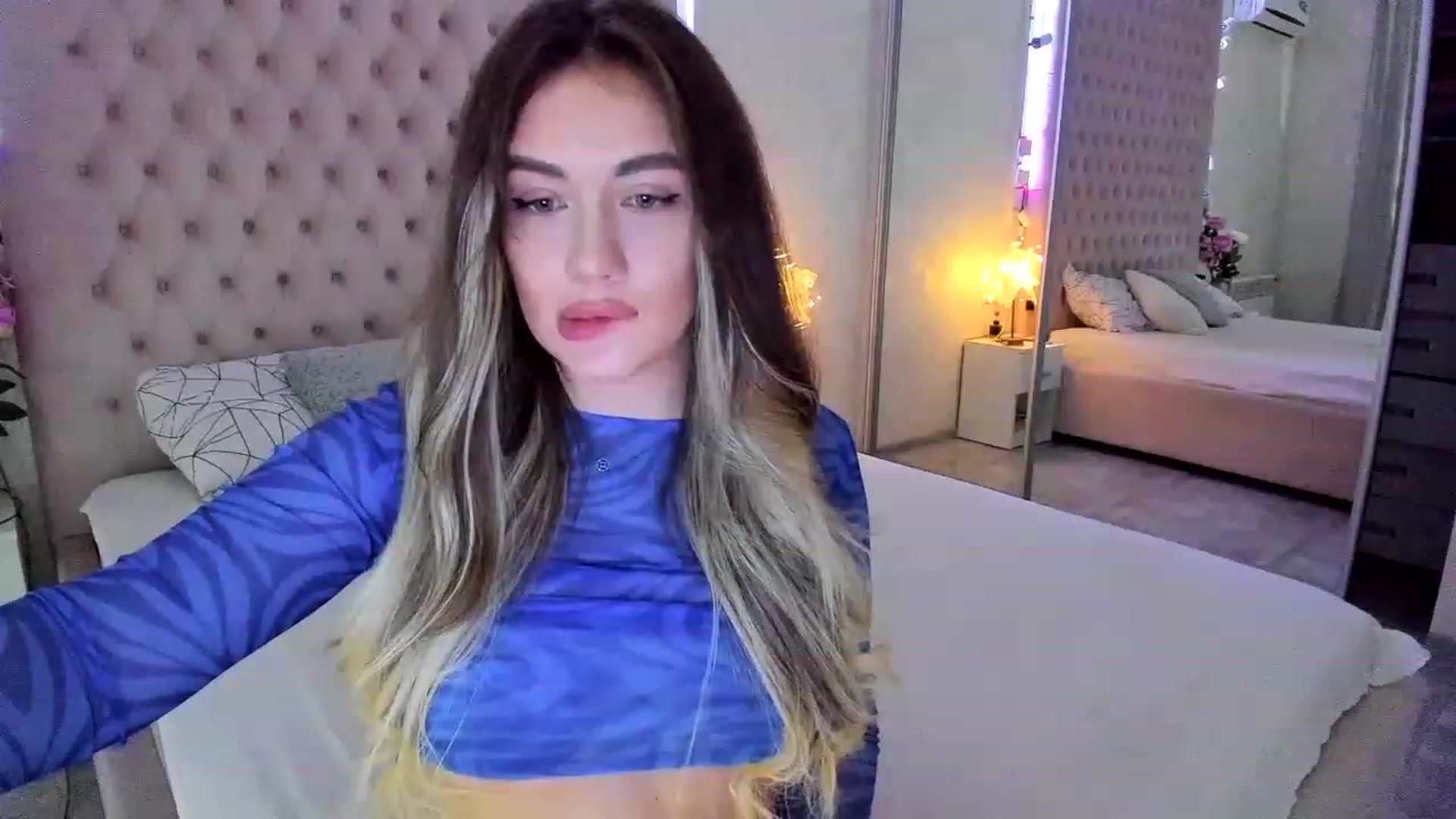 Gallery image thumbnail from xXKristy_'s myfreecams stream on, 12/02/2022, 21:44 image 13 of 20