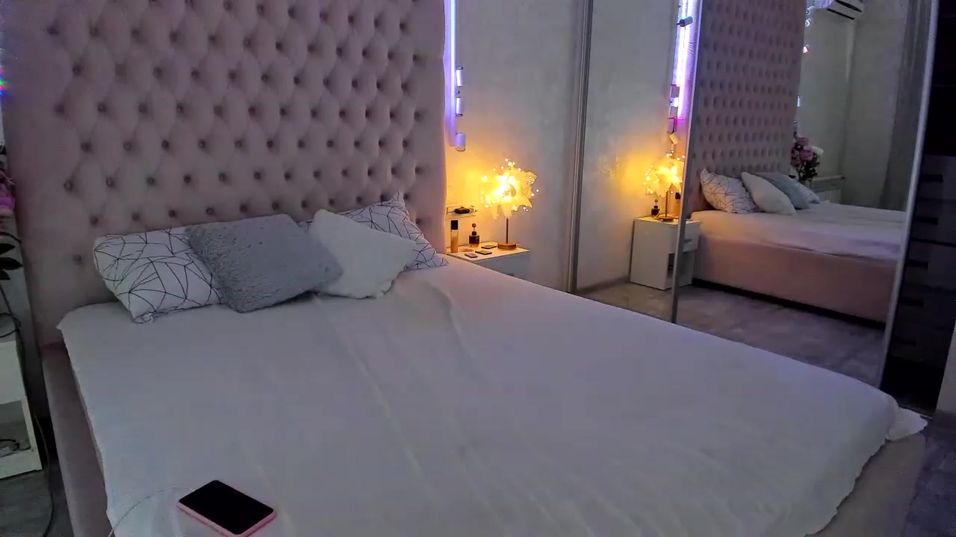 Gallery image thumbnail from xXKristy_'s myfreecams stream on, 12/02/2022, 21:44 image 1 of 20