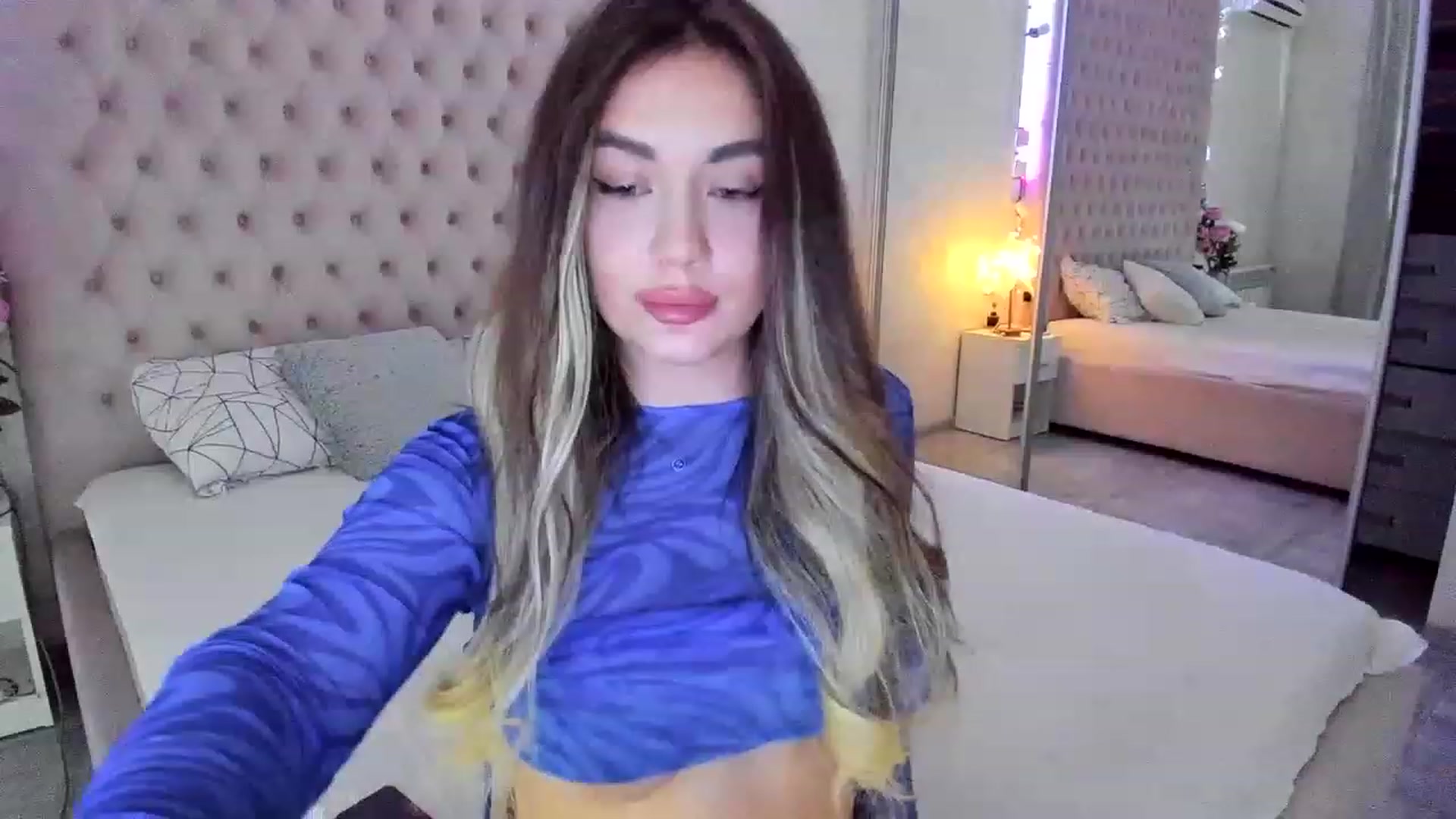 Gallery image thumbnail from xXKristy_'s myfreecams stream on, 12/02/2022, 21:44 image 3 of 20