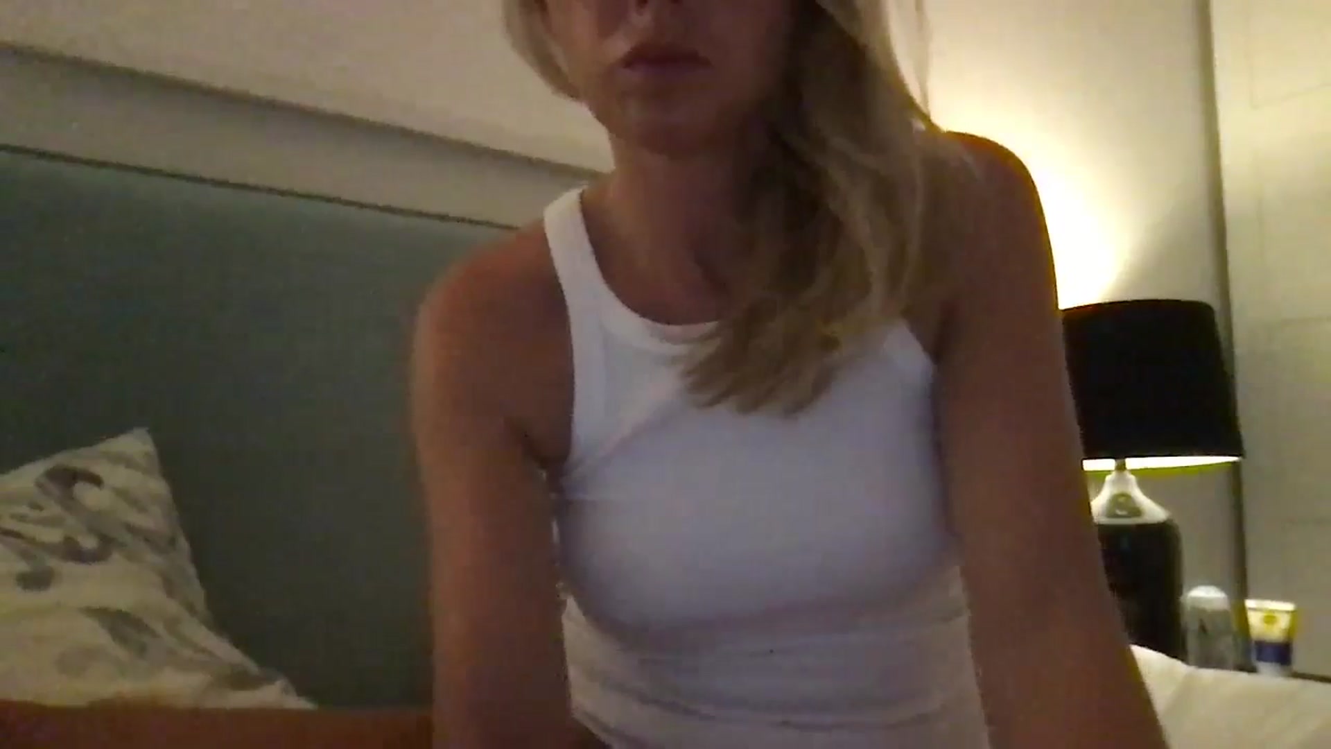 Gallery image thumbnail from xcutemicex's myfreecams stream on, 06/19/2024, 18:28 image 17 of 20