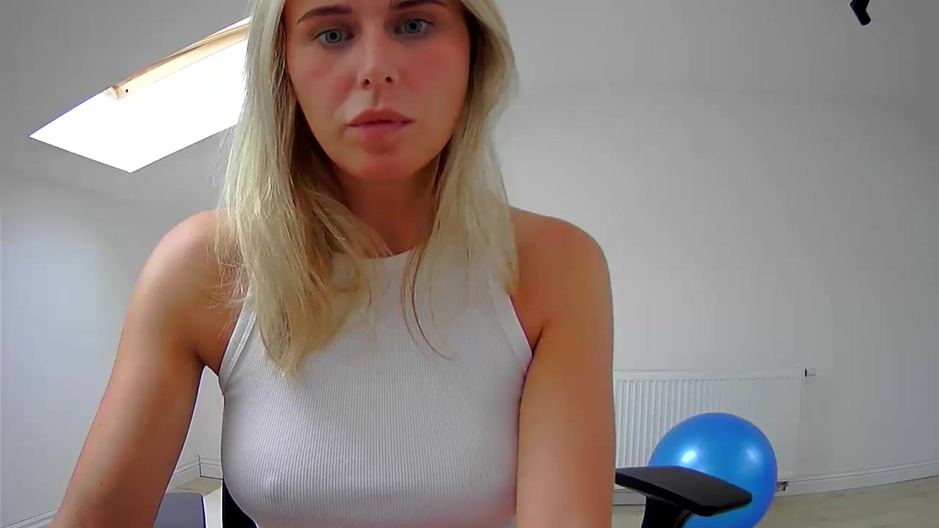 Gallery image thumbnail from xcutemicex's myfreecams stream on, 07/04/2024, 18:04 image 20 of 20