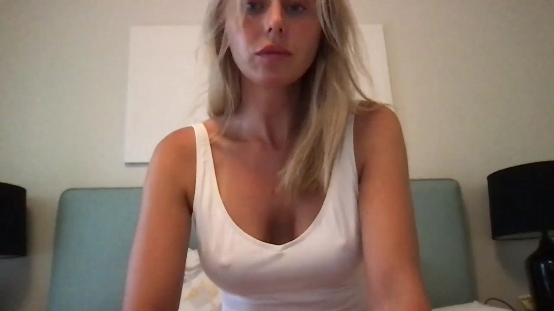 Gallery image thumbnail from xcutemicex's myfreecams stream on, 07/10/2024, 15:14 image 6 of 20