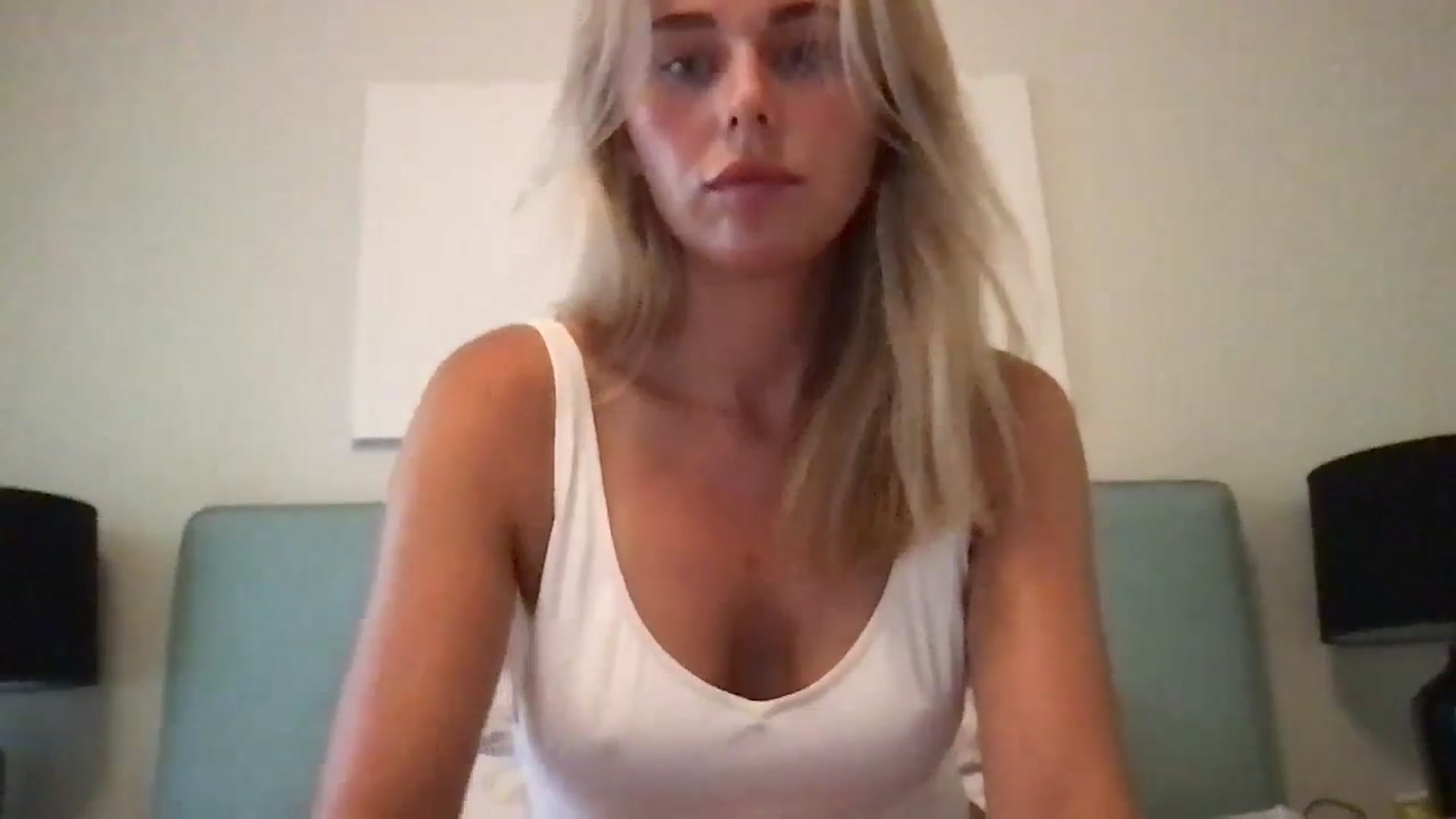Gallery image thumbnail from xcutemicex's myfreecams stream on, 07/10/2024, 15:14 image 7 of 20