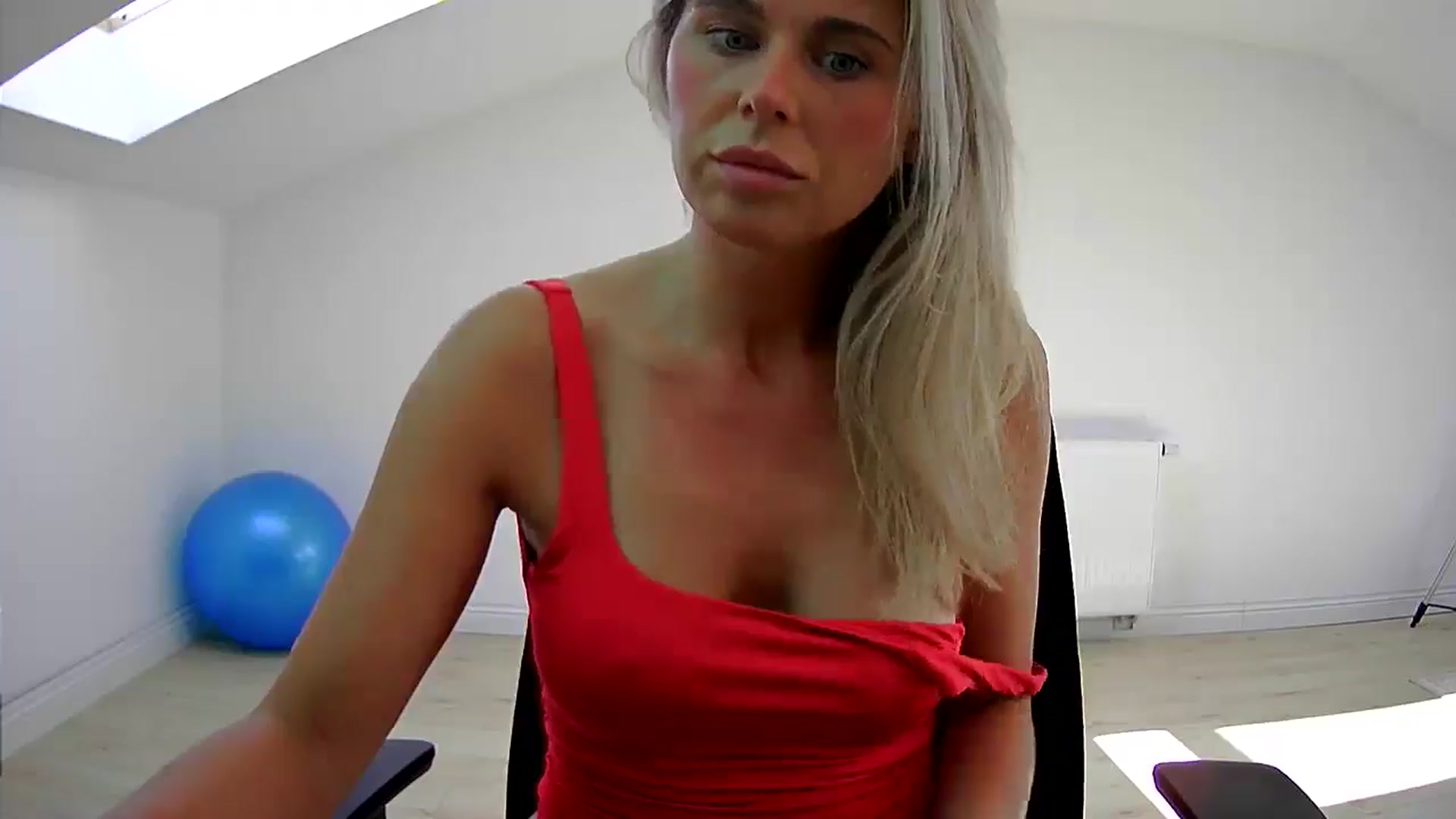 Gallery image thumbnail from xcutemicex's myfreecams stream on, 08/29/2024, 13:54 image 6 of 20