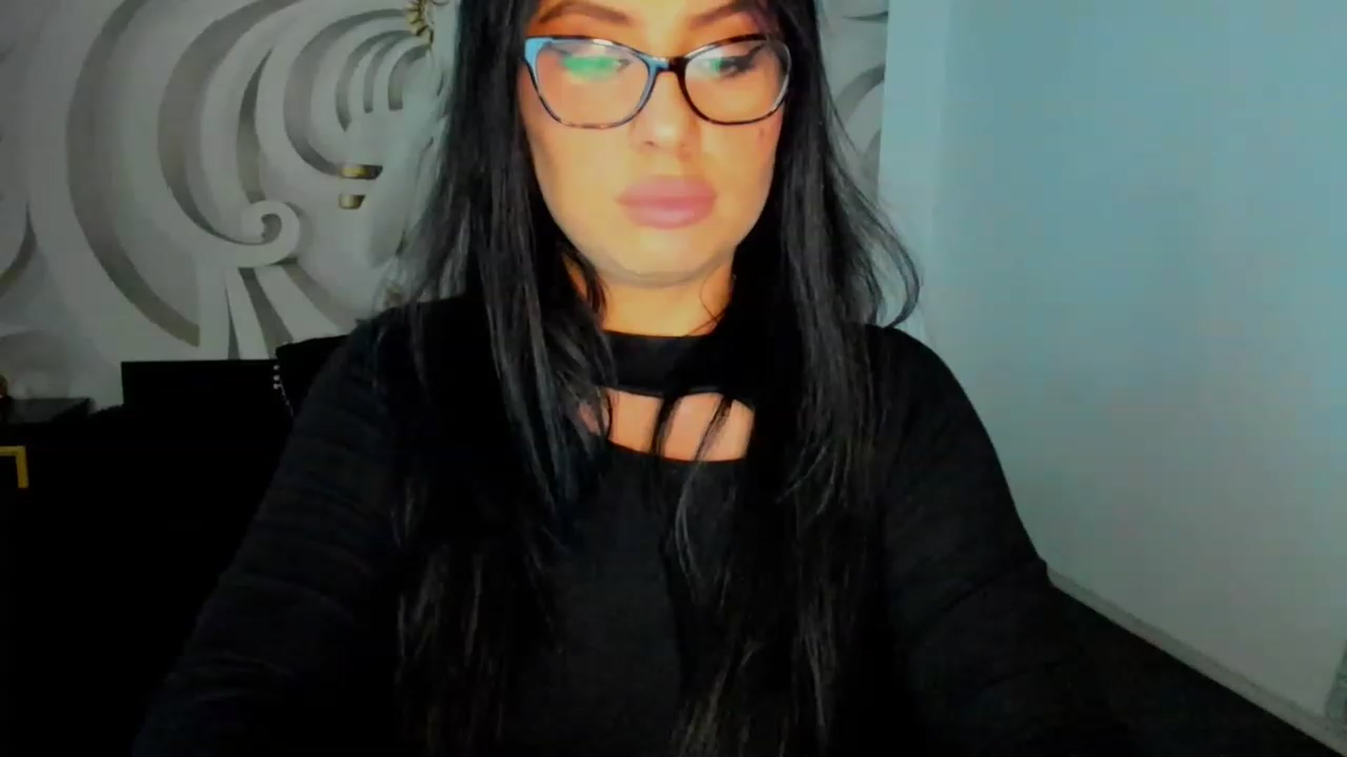 Gallery image thumbnail from xemena's myfreecams stream on, 06/18/2023, 23:47 image 3 of 20