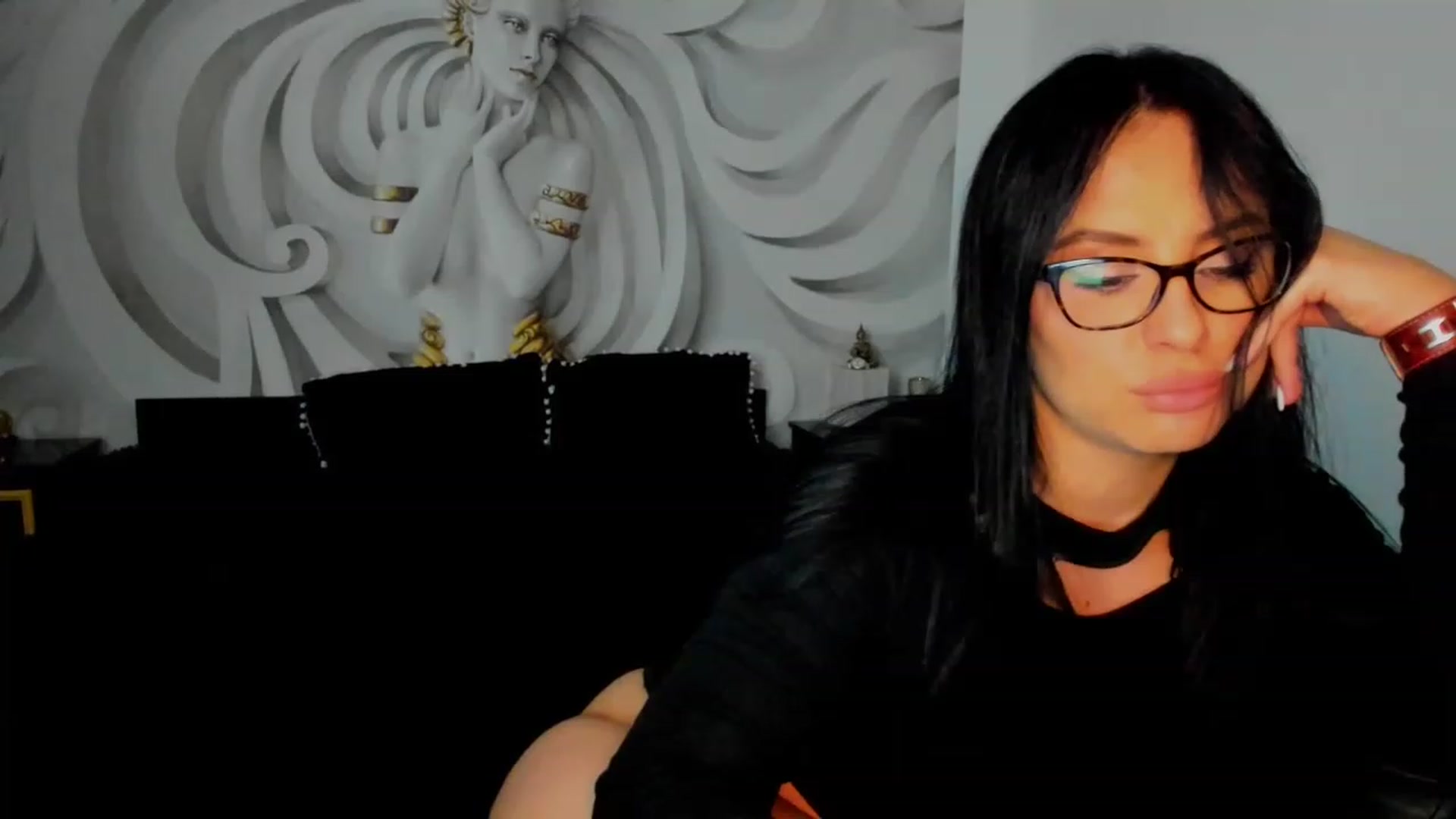 Gallery image thumbnail from xemena's myfreecams stream on, 06/18/2023, 23:47 image 15 of 20
