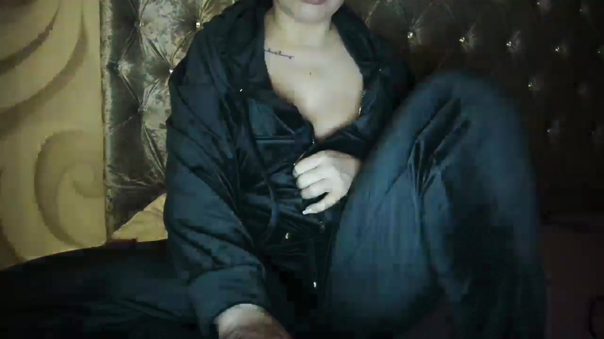 Gallery image thumbnail from xemena's myfreecams stream on, 12/26/2024, 24:01 image 7 of 20