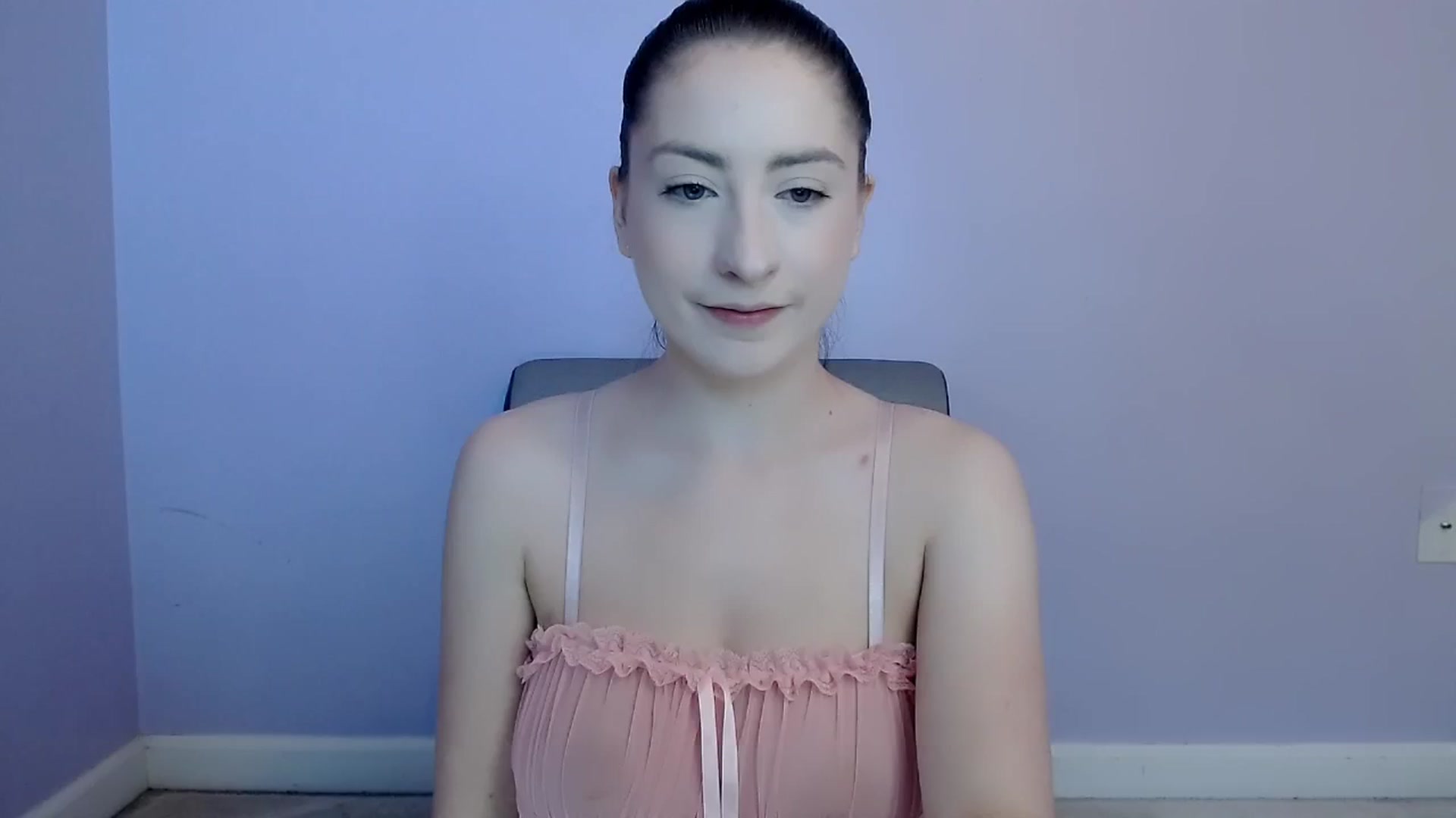 Gallery image thumbnail from xemily_alicex's myfreecams stream on, 11/16/2024, 19:34 image 6 of 20