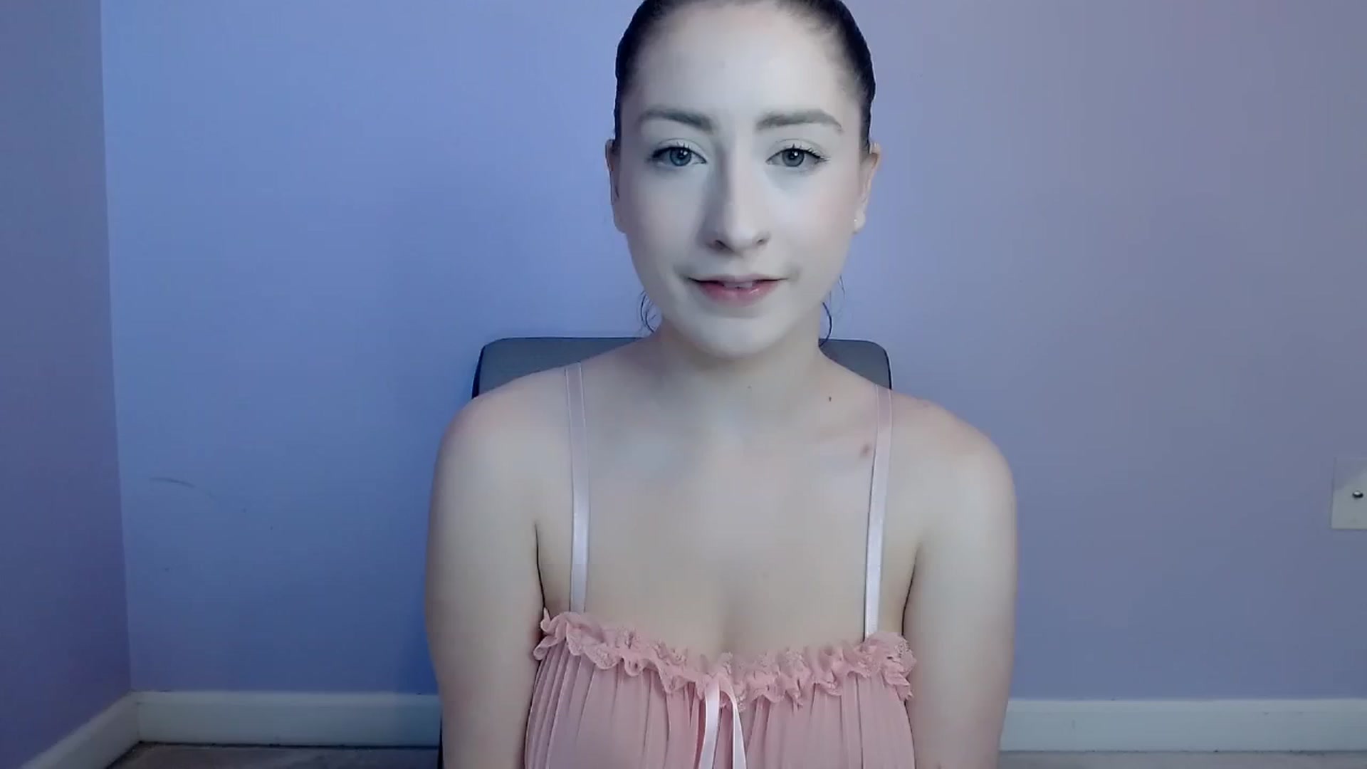 Gallery image thumbnail from xemily_alicex's myfreecams stream on, 11/16/2024, 19:34 image 2 of 20