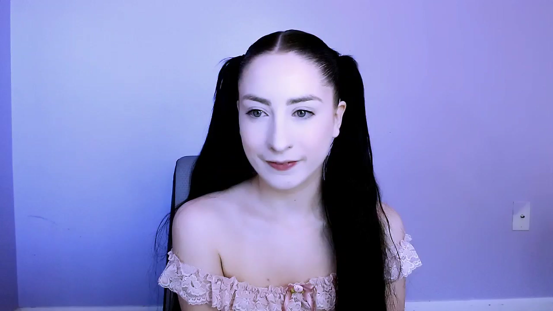 Gallery image thumbnail from xemily_alicex's myfreecams stream on, 12/03/2024, 17:25 image 12 of 20