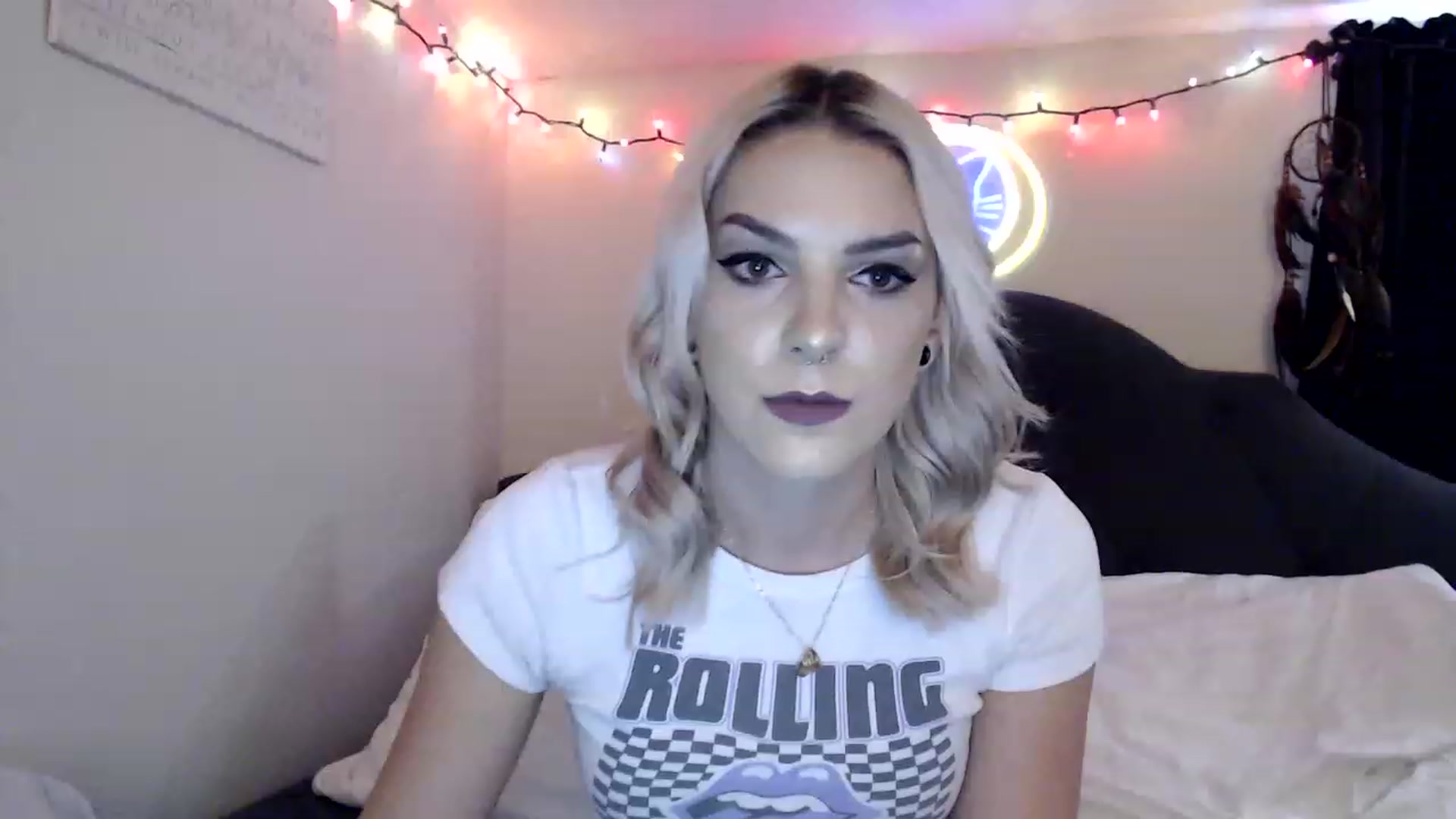 Gallery image thumbnail from xghostgirlx's myfreecams stream on, 06/15/2023, 19:25 image 13 of 20
