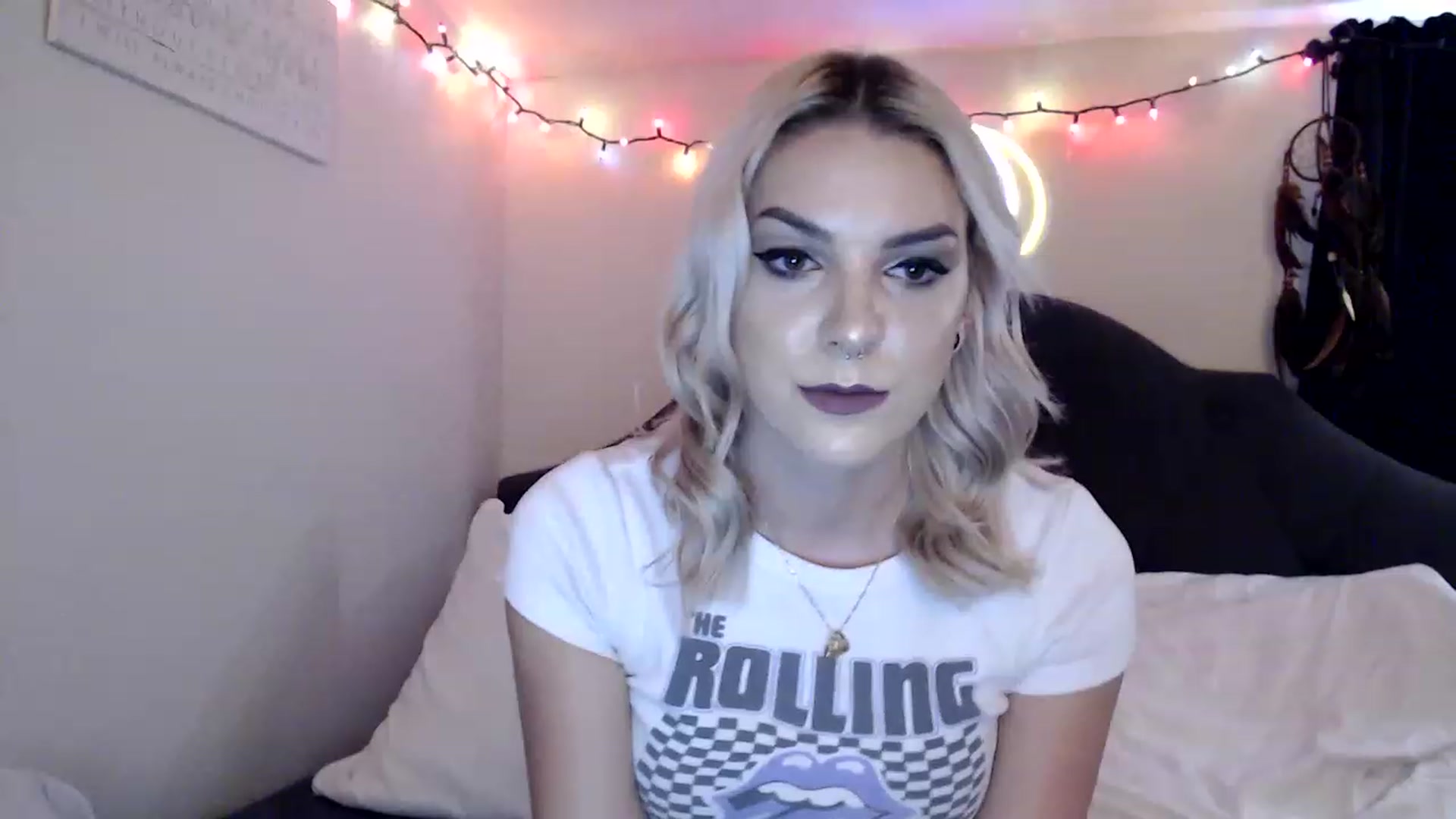 Gallery image thumbnail from xghostgirlx's myfreecams stream on, 06/15/2023, 19:25 image 18 of 20