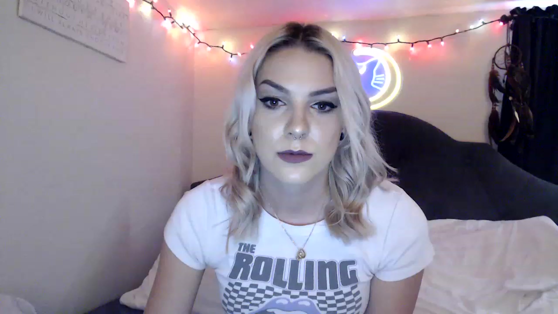 Gallery image thumbnail from xghostgirlx's myfreecams stream on, 06/15/2023, 19:25 image 14 of 20