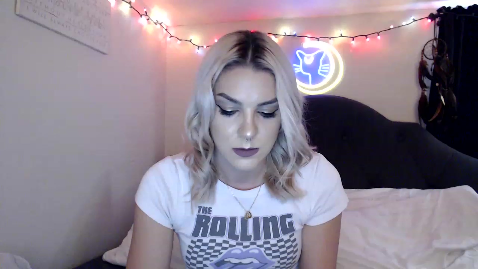 Gallery image thumbnail from xghostgirlx's myfreecams stream on, 06/15/2023, 19:25 image 17 of 20