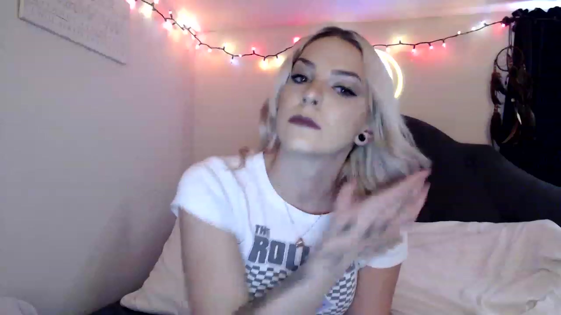 Gallery image thumbnail from xghostgirlx's myfreecams stream on, 06/15/2023, 19:25 image 6 of 20