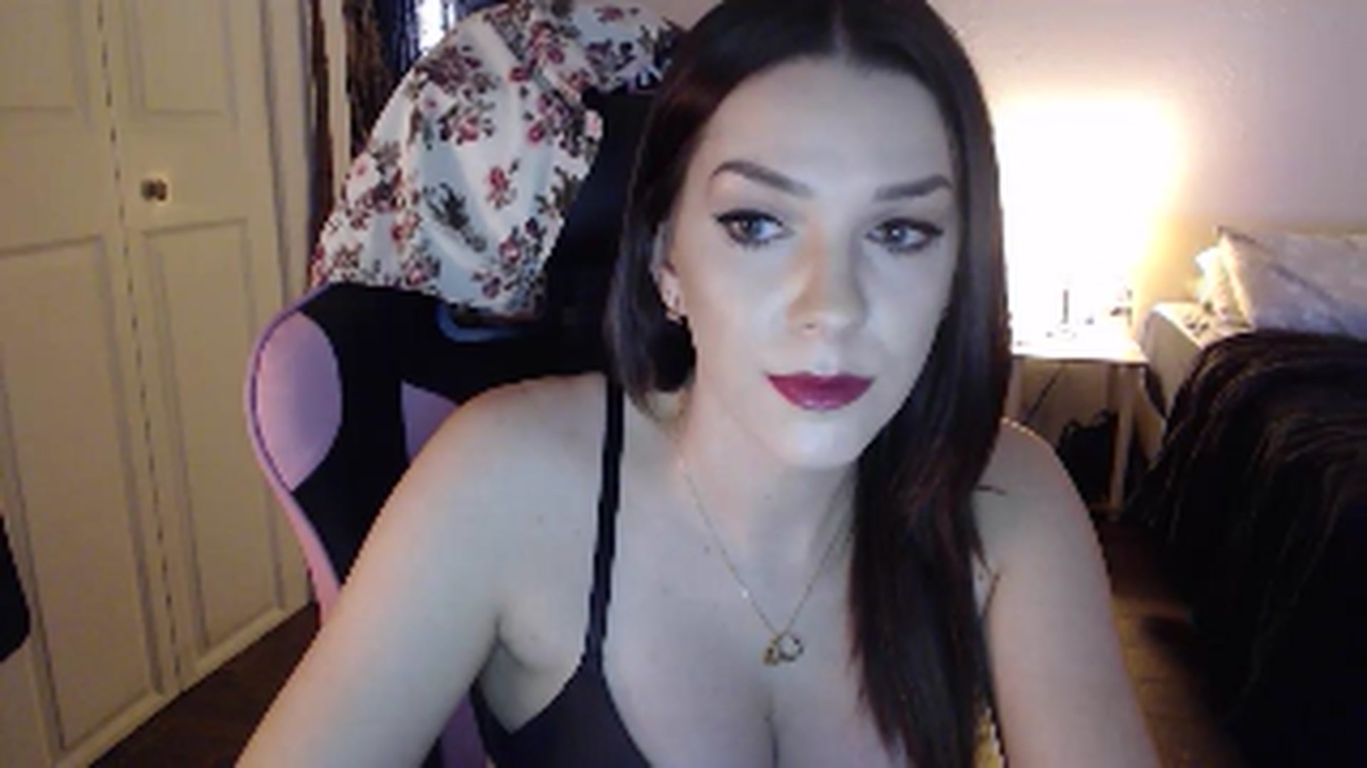Gallery image thumbnail from xhazelbasilx's myfreecams stream on, 10/27/2024, 21:20 image 1 of 20