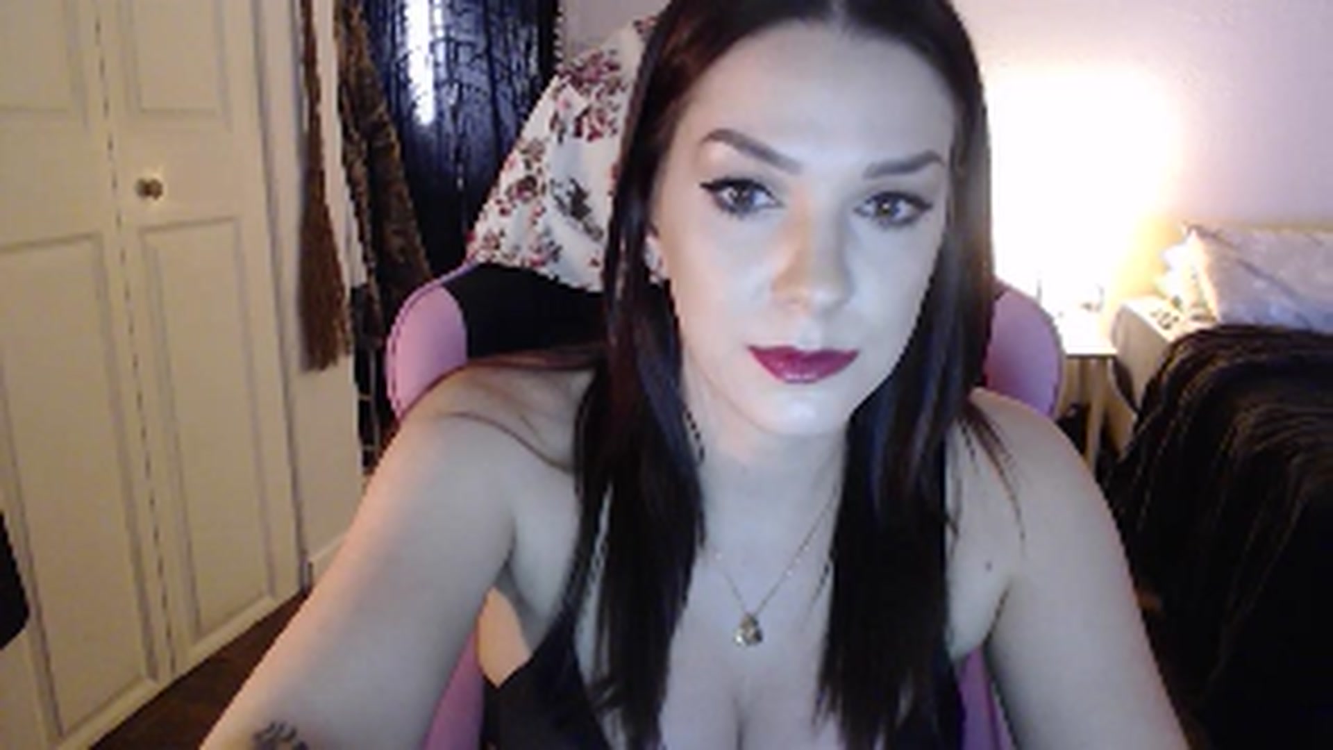 Gallery image thumbnail from xhazelbasilx's myfreecams stream on, 10/27/2024, 21:20 image 8 of 20