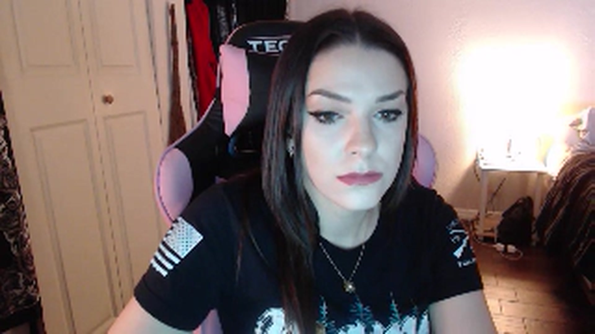 Gallery image thumbnail from xhazelbasilx's myfreecams stream on, 10/29/2024, 21:17 image 18 of 20