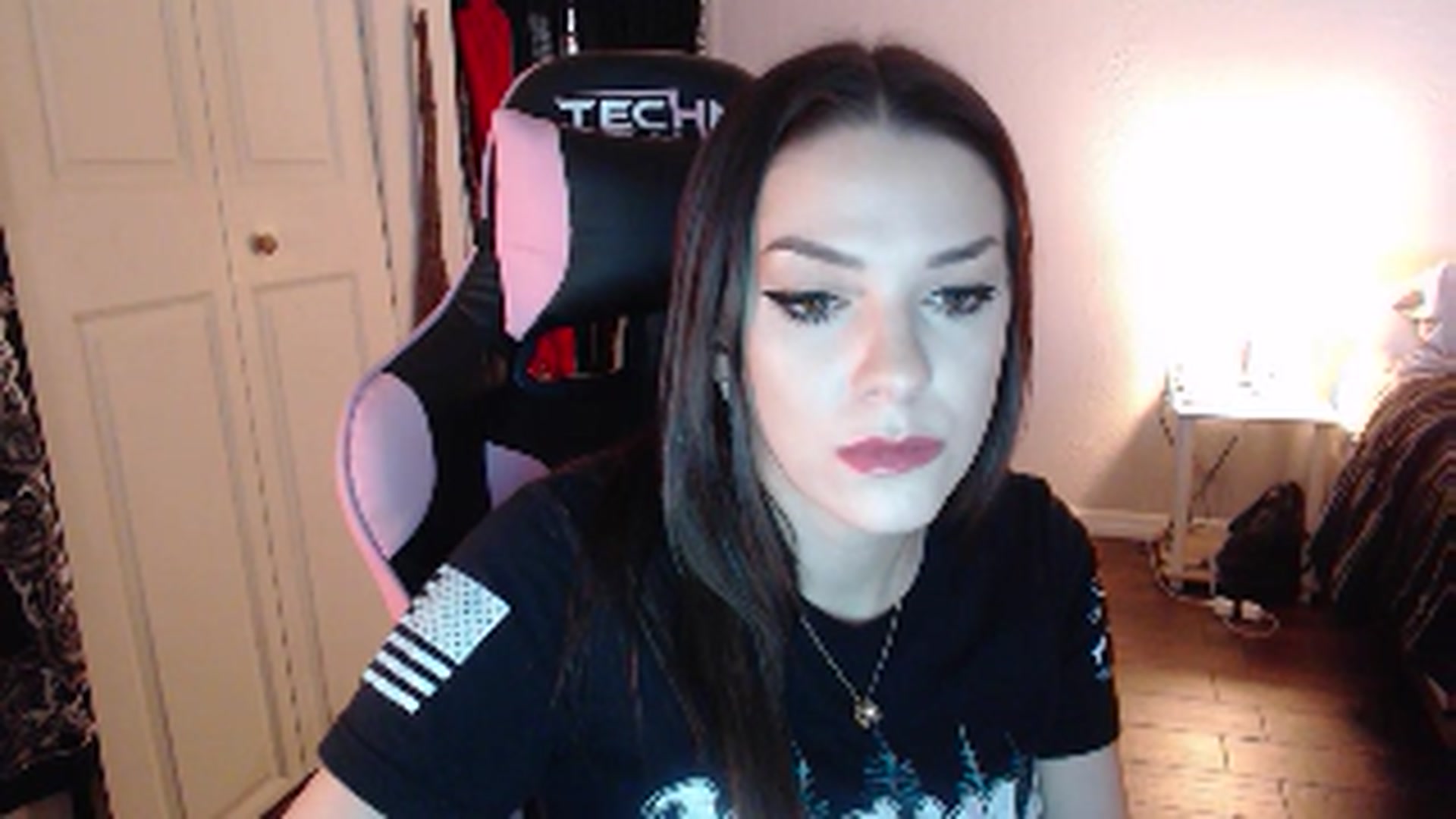 Gallery image thumbnail from xhazelbasilx's myfreecams stream on, 10/29/2024, 21:17 image 16 of 20