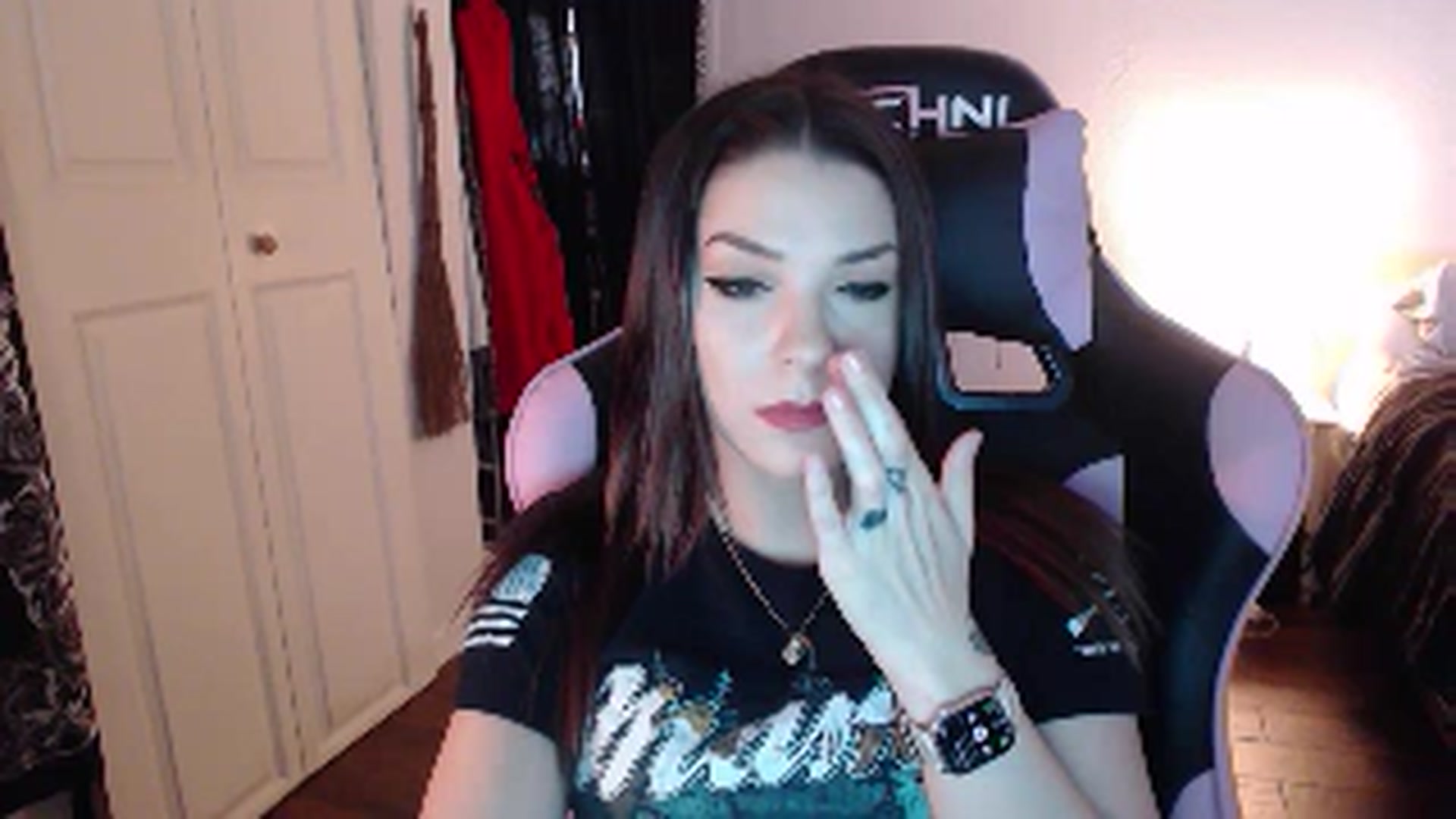 Gallery image thumbnail from xhazelbasilx's myfreecams stream on, 10/29/2024, 21:17 image 8 of 20