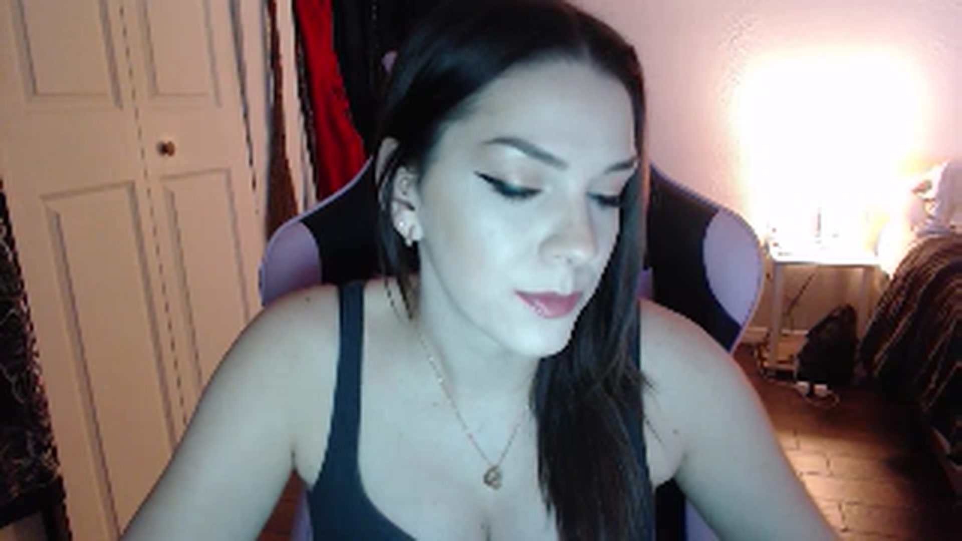 Gallery image thumbnail from xhazelbasilx's myfreecams stream on, 10/29/2024, 22:08 image 9 of 20