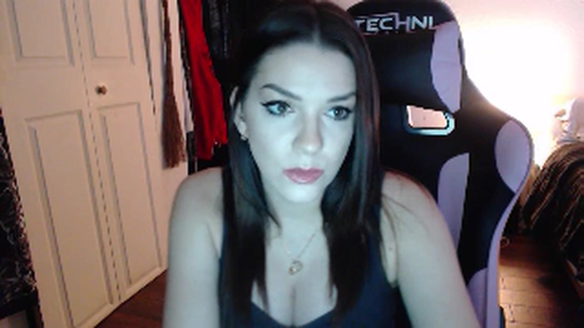 Gallery image thumbnail from xhazelbasilx's myfreecams stream on, 10/29/2024, 22:08 image 8 of 20