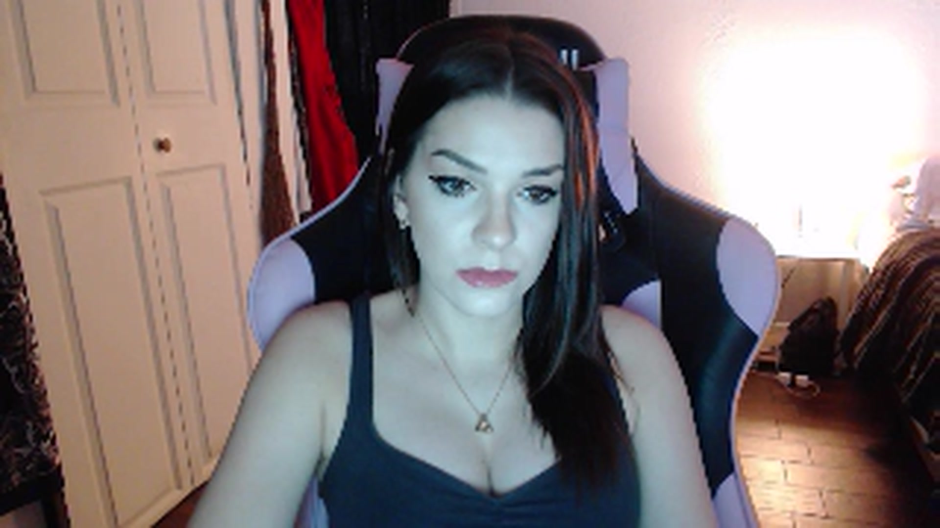Gallery image thumbnail from xhazelbasilx's myfreecams stream on, 10/29/2024, 22:08 image 10 of 20