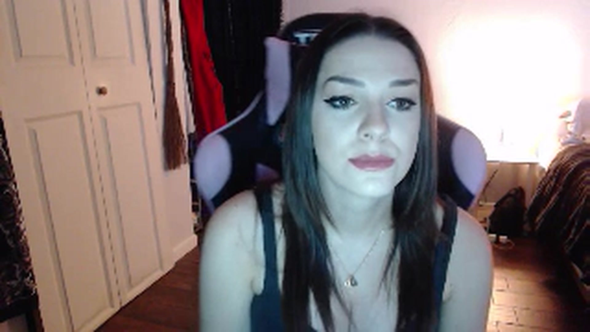 Gallery image thumbnail from xhazelbasilx's myfreecams stream on, 10/29/2024, 22:08 image 17 of 20