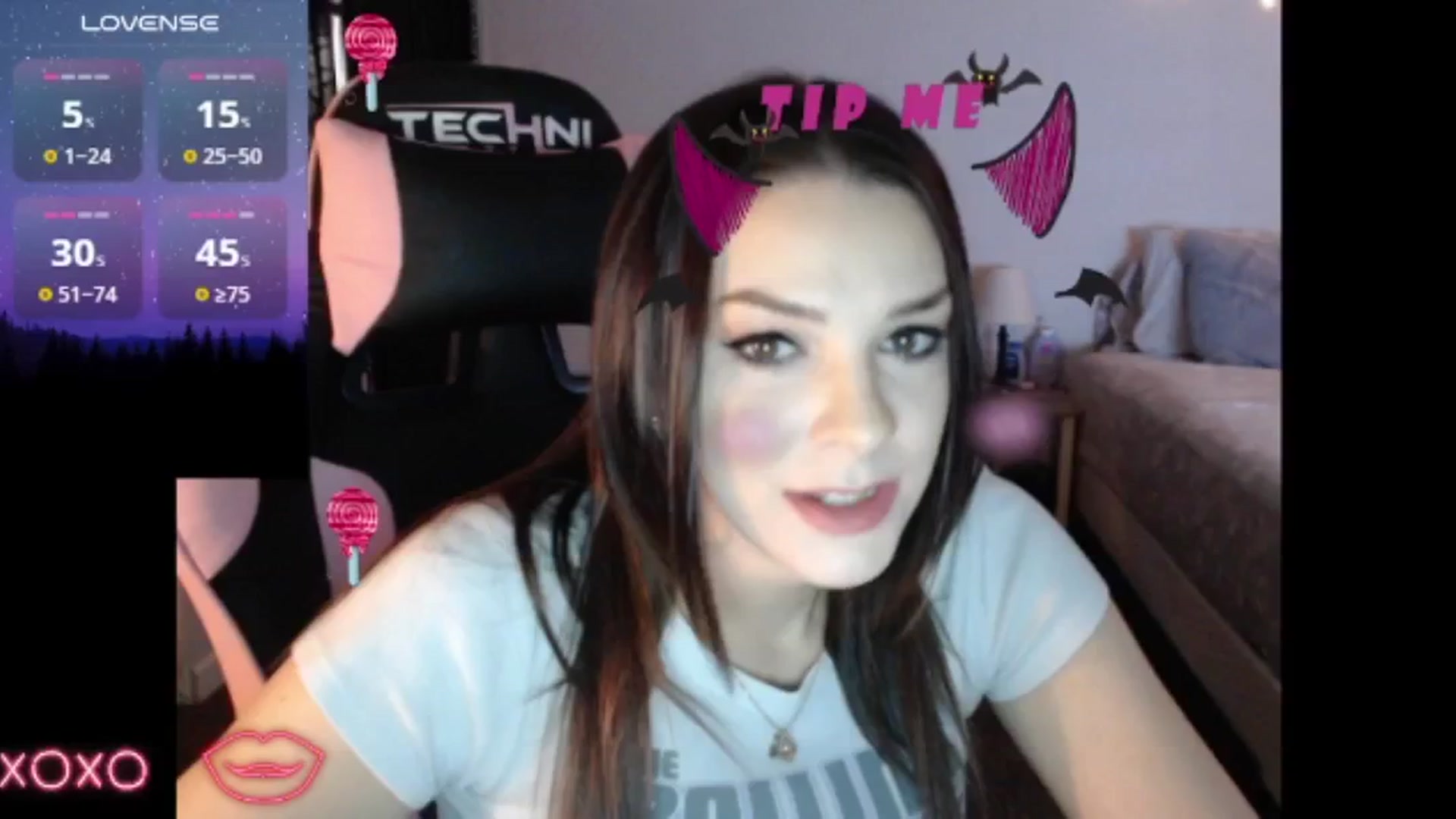 Gallery image thumbnail from xhazelbasilx's myfreecams stream on, 11/03/2024, 19:20 image 18 of 20