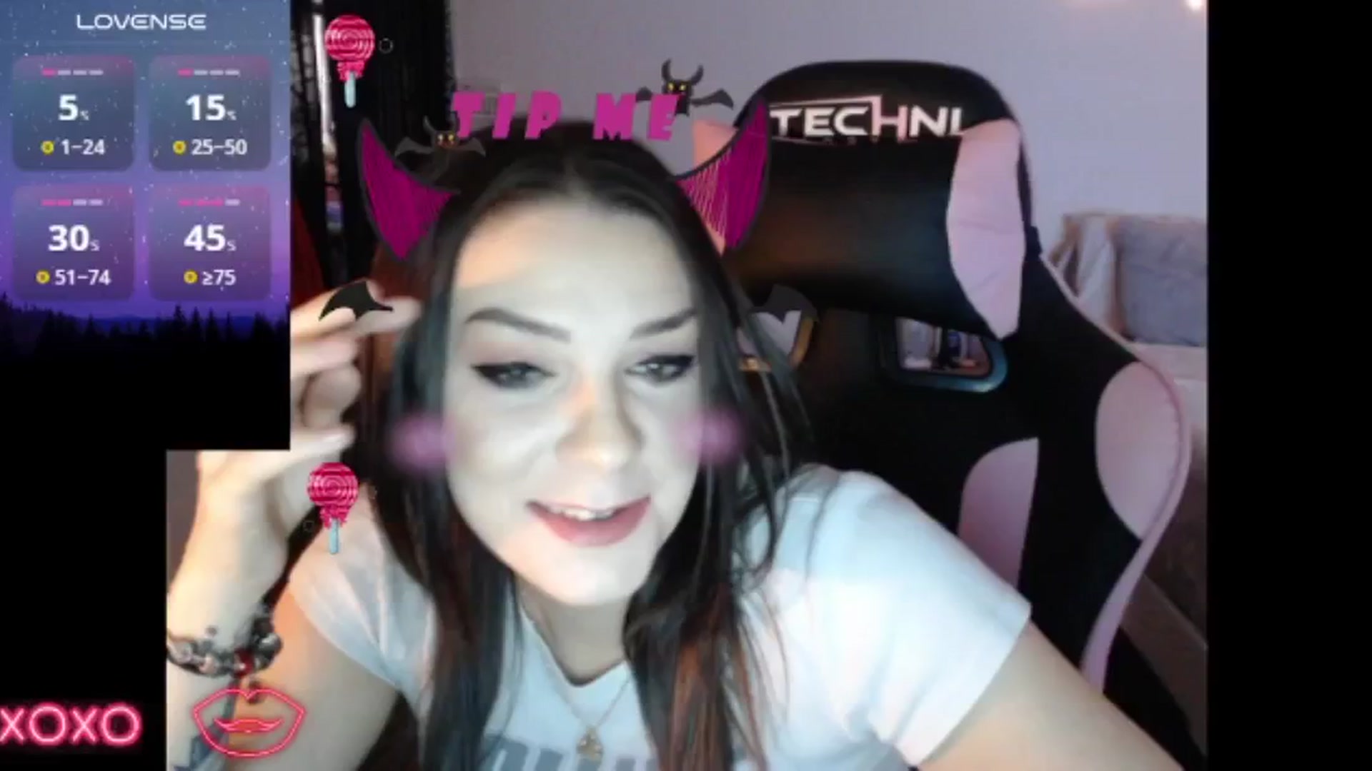 Gallery image thumbnail from xhazelbasilx's myfreecams stream on, 11/03/2024, 19:20 image 17 of 20