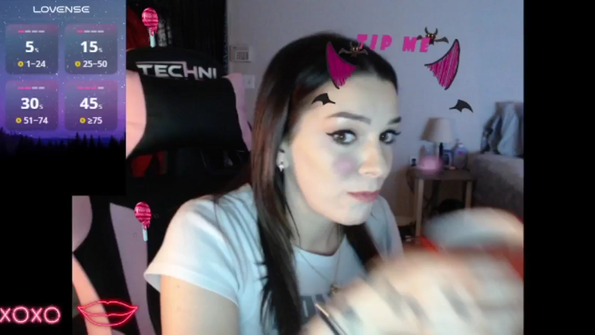Gallery image thumbnail from xhazelbasilx's myfreecams stream on, 11/03/2024, 20:02 image 1 of 20